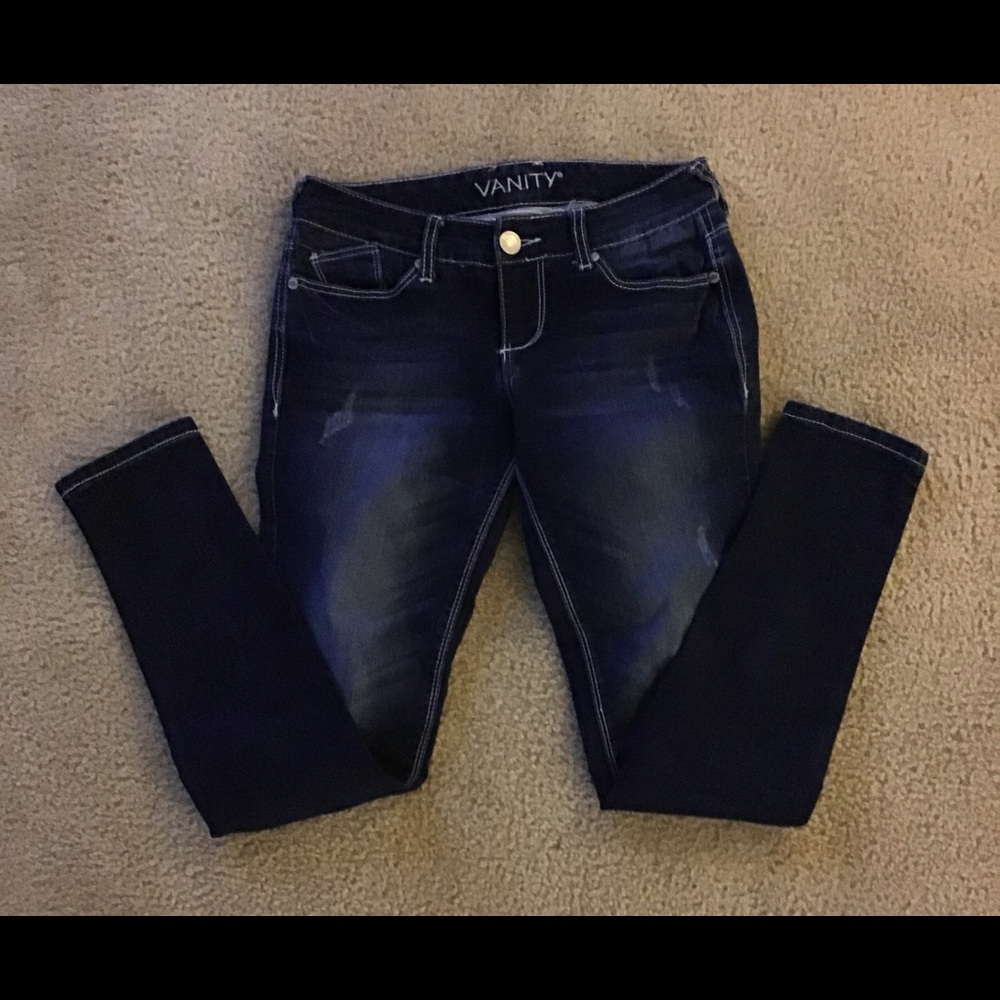 Vanity curvy women’s jeans. 26W/30L. Dk denim